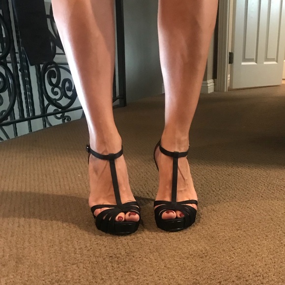 Black strappy sandals- by Charles David - Picture 6 of 6